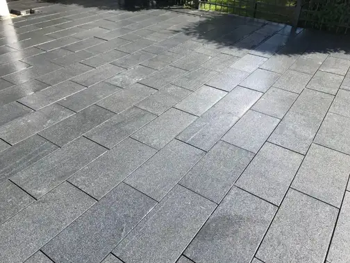 Pflaster-Detail · sauber gesetzte Fugen